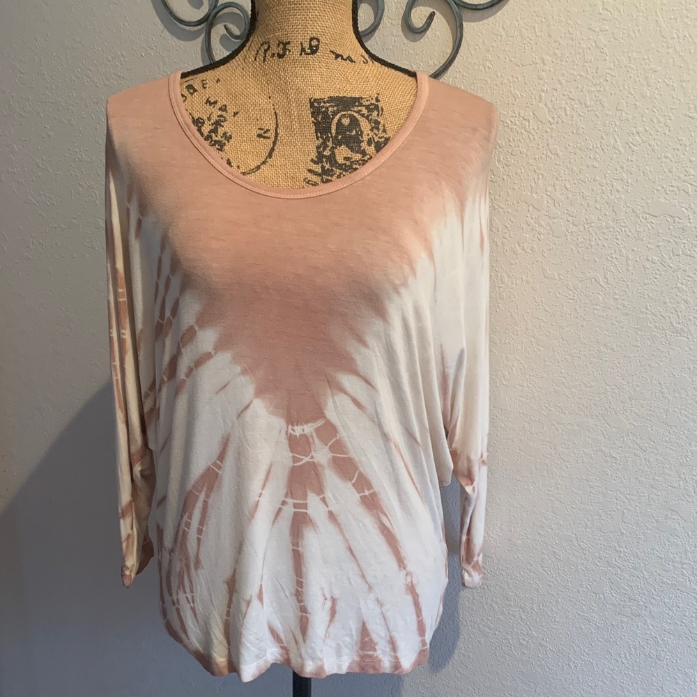 Elegant Women's Tie-Dye Long Sleeve Top in Pink and Cream